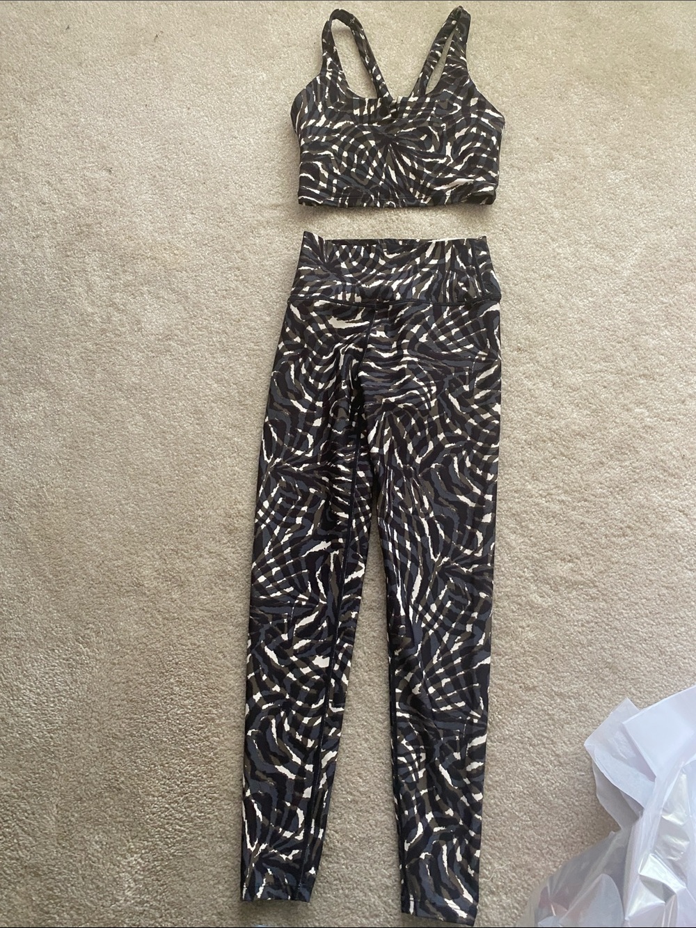Sage collective 2 piece workout set XS excellent condition